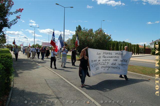 LA MARCHE DES HARKIS AOUT 2011 PIERRELATTE DE HERVE CUESTA  (15).JPG